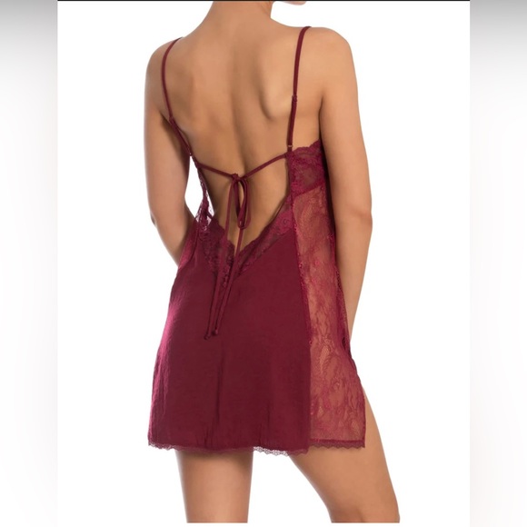 In Bloom by Jonquil Layla Chemise in Bordeaux Size Medium Side Lace Details - Picture 2 of 10
